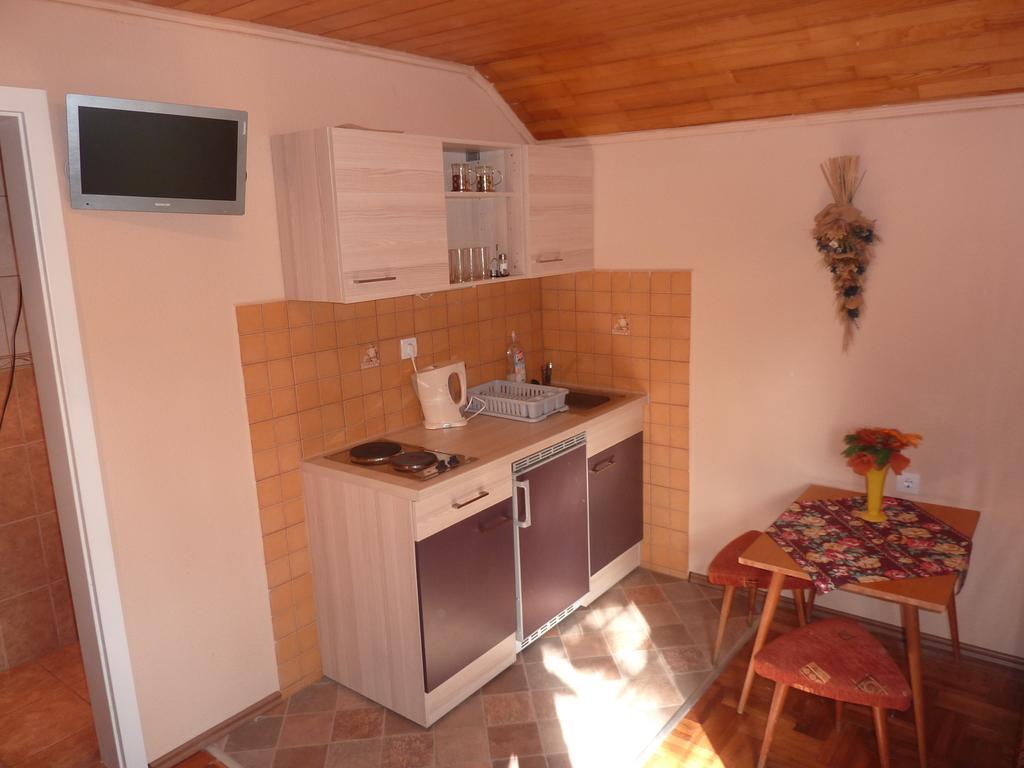 Vadasztanya Apartmanhazak Сиофок Стая снимка