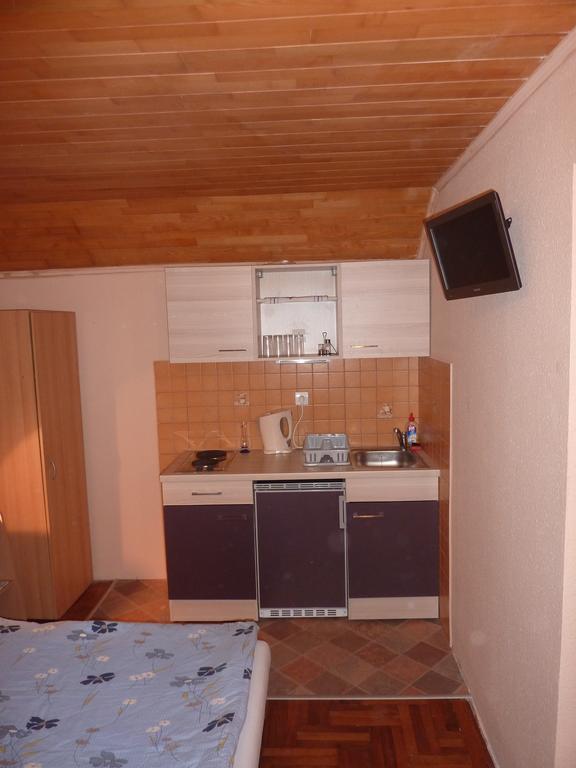 Vadasztanya Apartmanhazak Сиофок Стая снимка