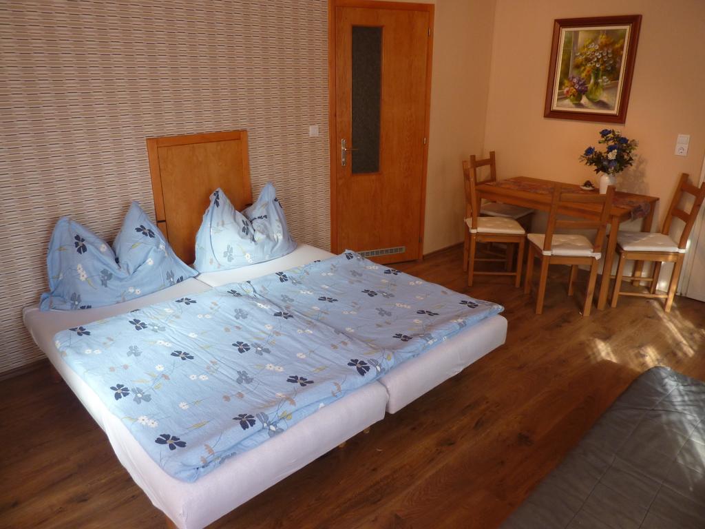 Vadasztanya Apartmanhazak Сиофок Стая снимка