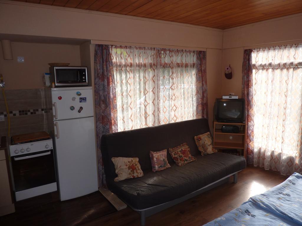 Vadasztanya Apartmanhazak Сиофок Стая снимка
