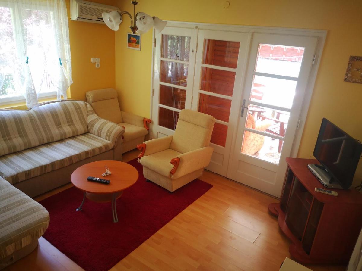 Vadasztanya Apartmanhazak Сиофок Екстериор снимка