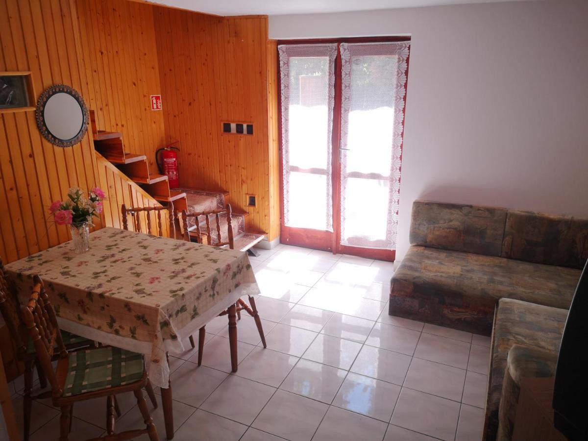 Vadasztanya Apartmanhazak Сиофок Екстериор снимка