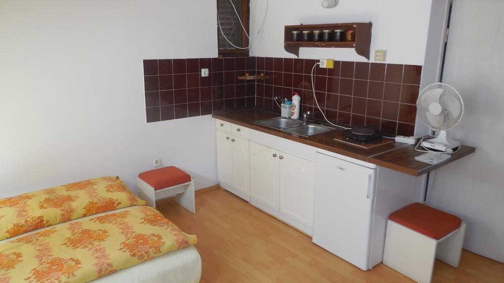 Vadasztanya Apartmanhazak Сиофок Екстериор снимка