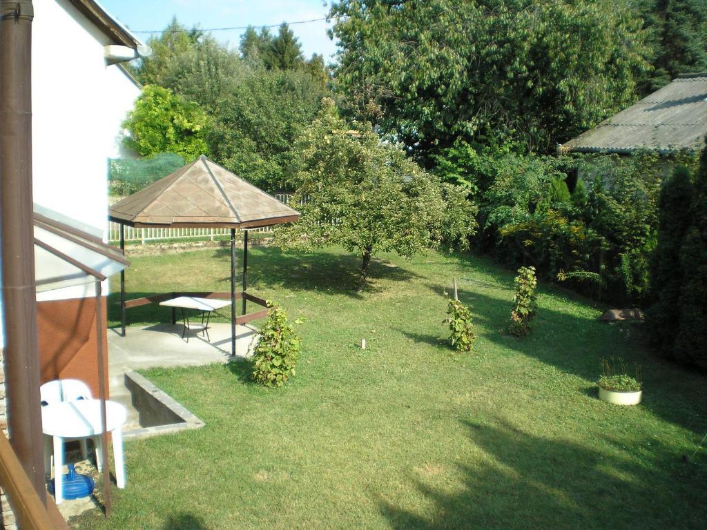 Vadasztanya Apartmanhazak Сиофок Стая снимка