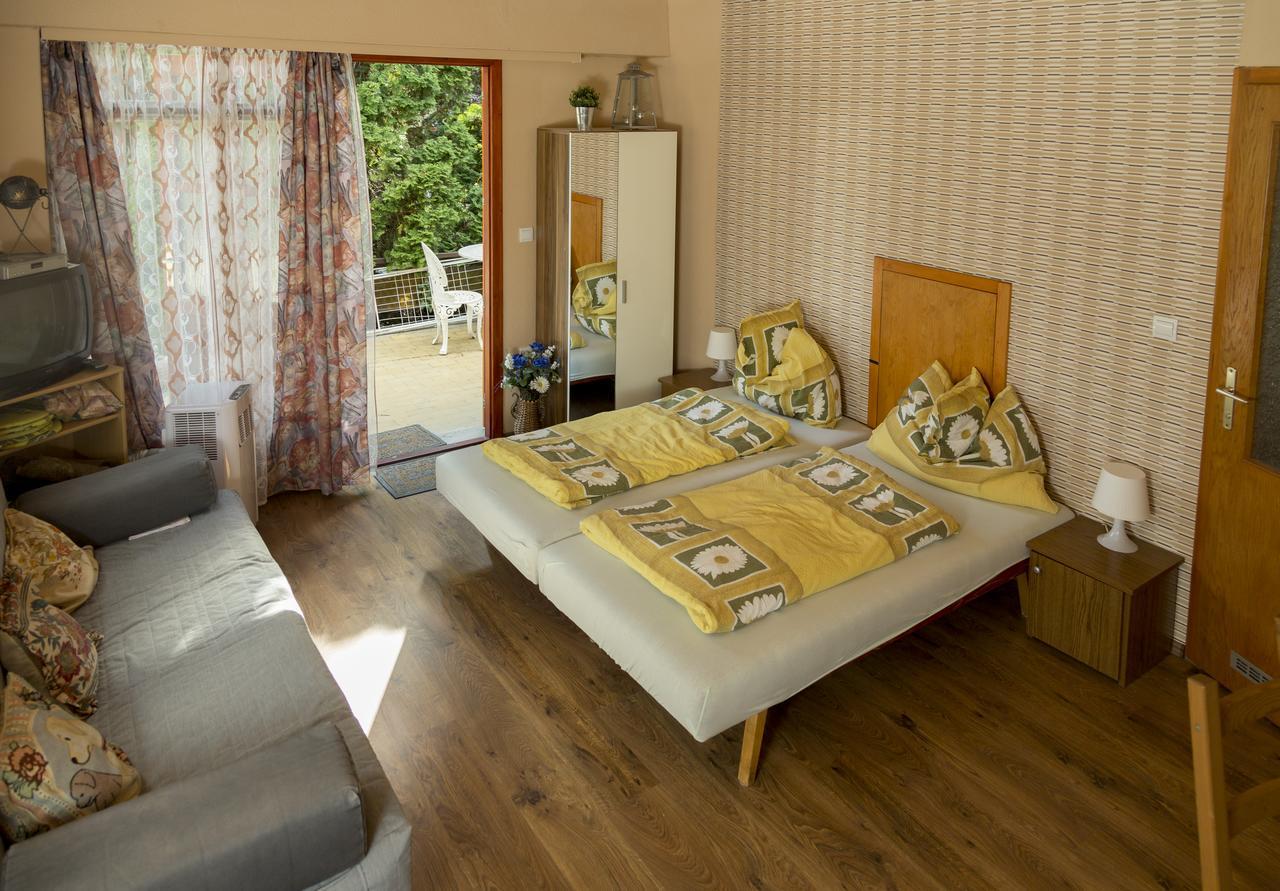 Vadasztanya Apartmanhazak Сиофок Екстериор снимка
